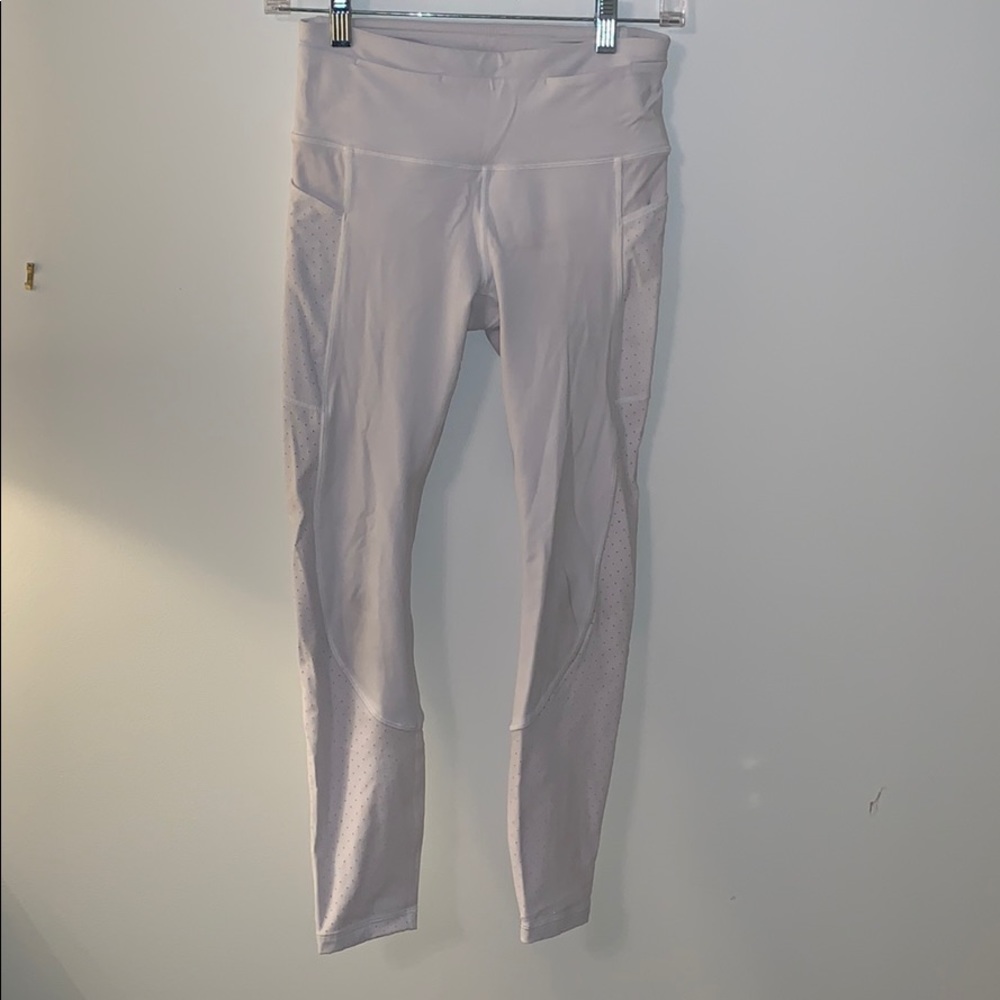 Lululemon white legging with pockets
